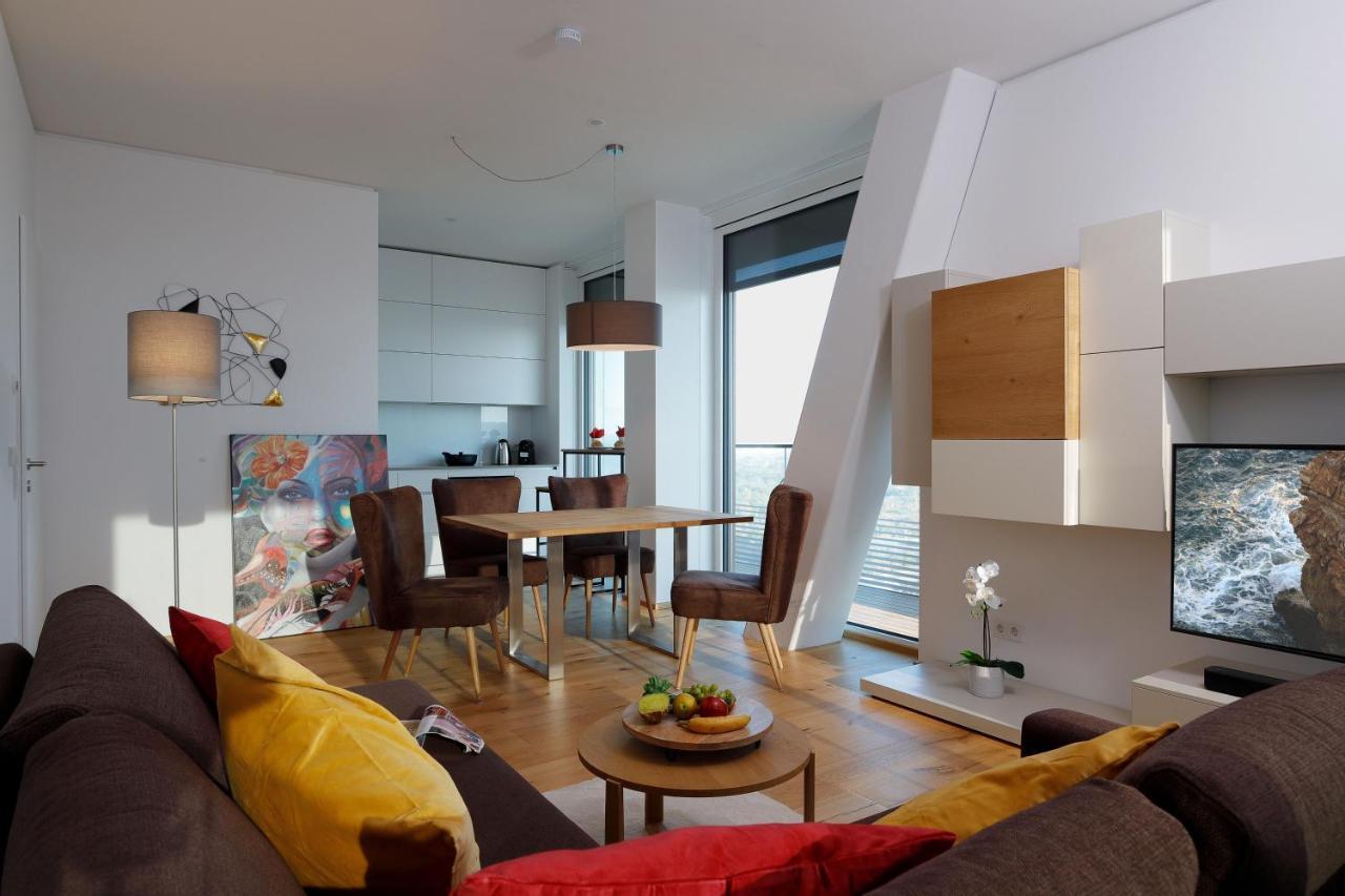 Triiiple Suites Level 21 Mit Balkon Und Tiefgarage Vienna Exterior photo