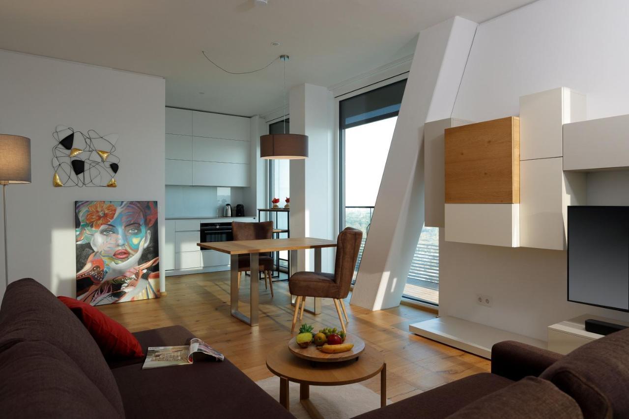 Triiiple Suites Level 21 Mit Balkon Und Tiefgarage Vienna Exterior photo