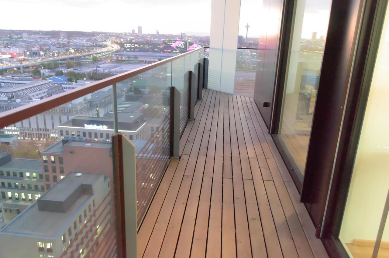 Triiiple Suites Level 21 Mit Balkon Und Tiefgarage Vienna Exterior photo